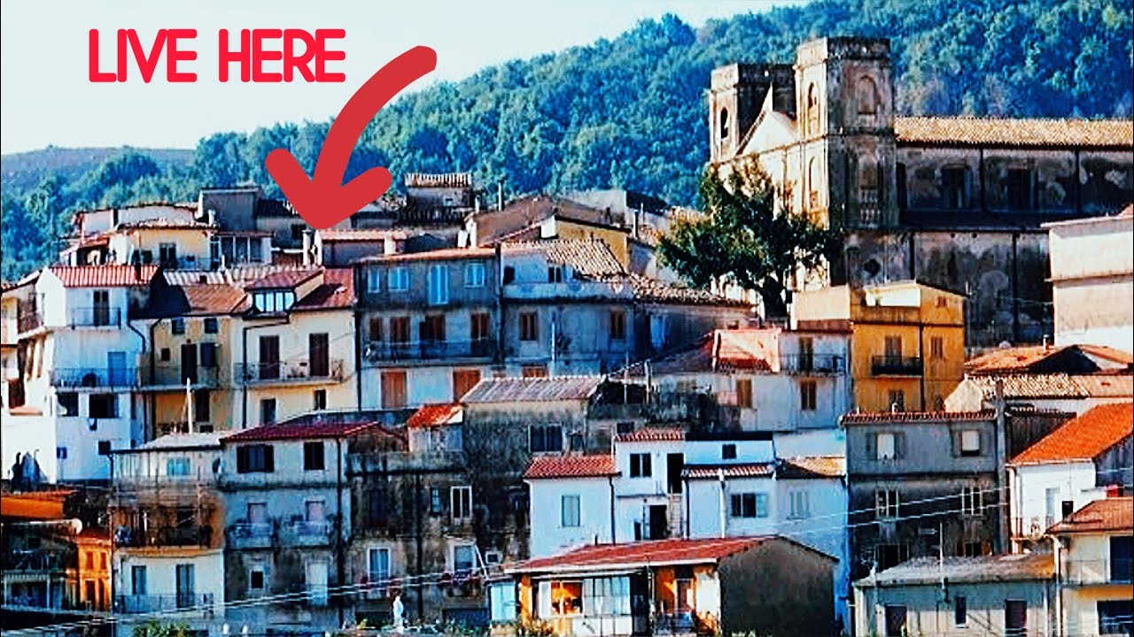 INCREDIBLE TOWNHOUSE FOR SALE IN CHARMING SEASIDE VILLAGE FOR 98K €