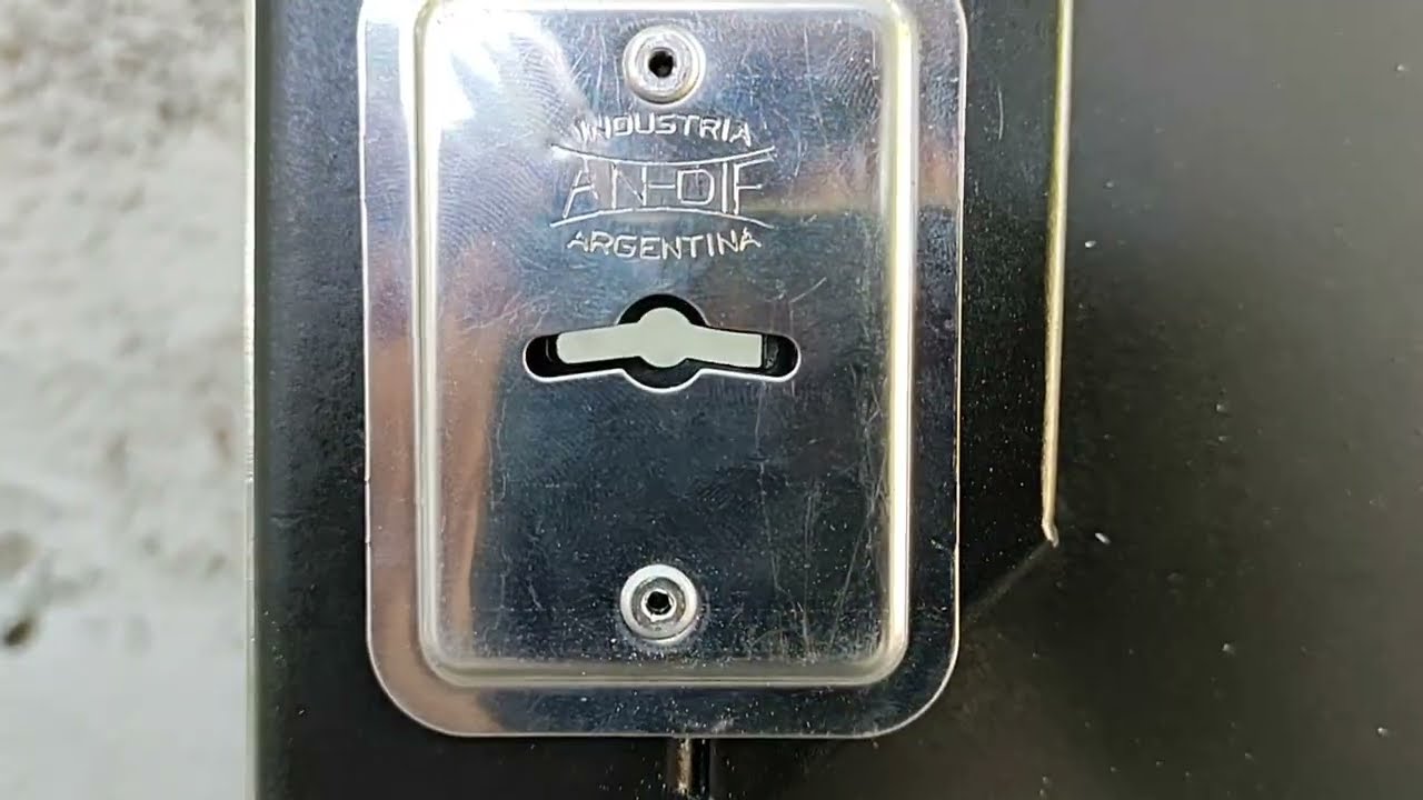 Como colocar una cerradura en un caño pequeño.