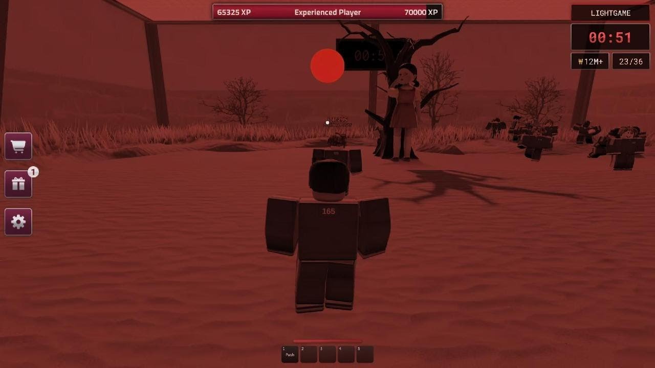 Finally winning Shrimp game on Roblox!! (Guy uses revive to win)