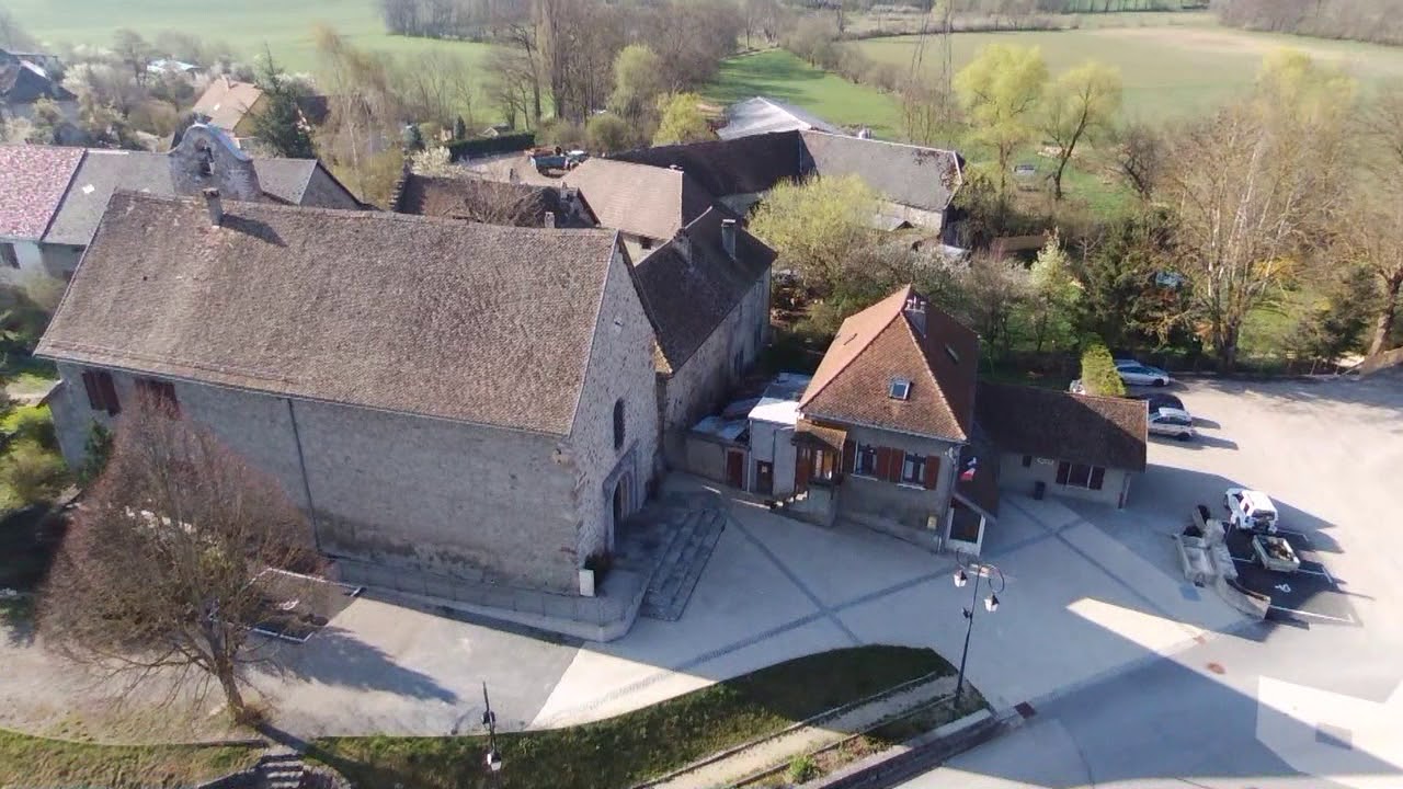 vue du ciel   Ch&acirc;tel en Tri&egrave;ves