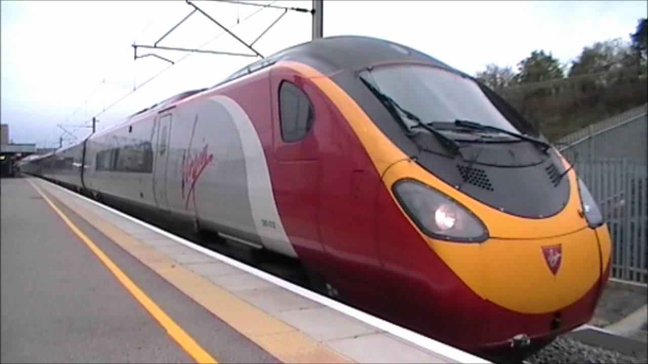 Trains at Milton Keynes Central | 08/10/11