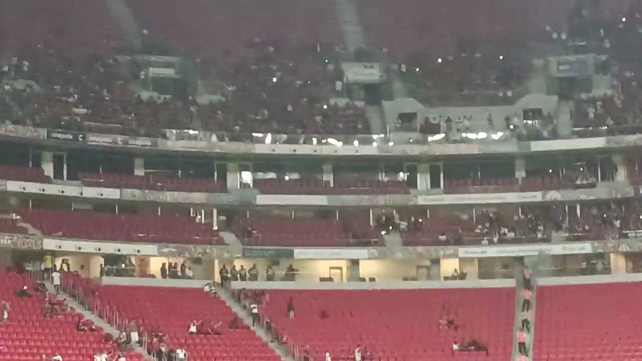 chegada da torcida rubro negra ao man&eacute; Garrincha:Bras&iacute;lia DF cobertura do canal flaxcuritiba