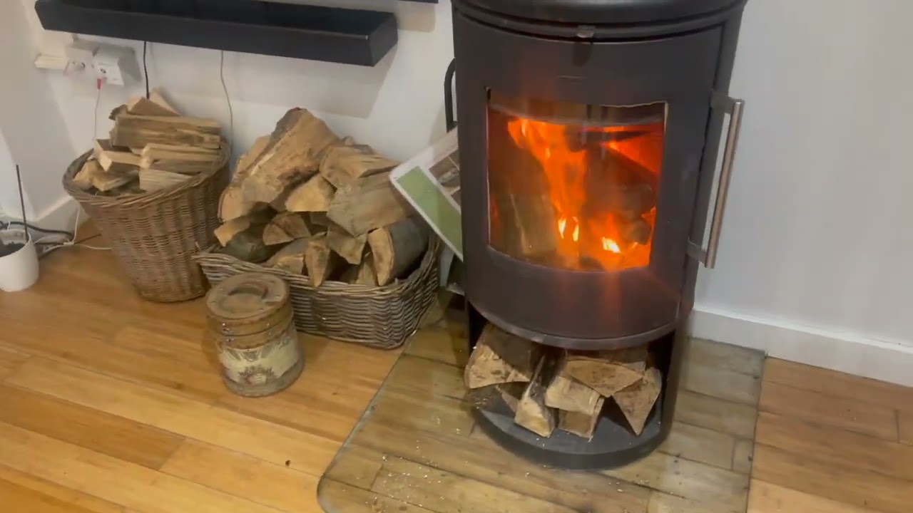 Lighting the Morso Wood Burner - The Sail Loft