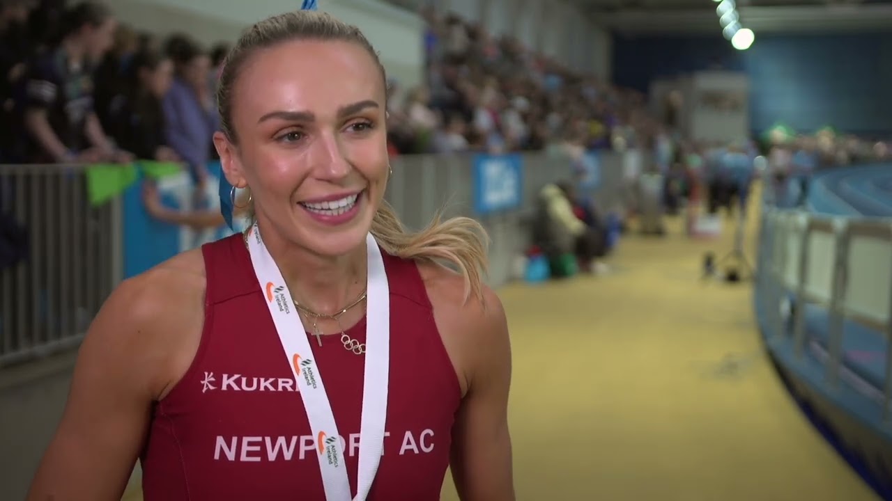 Sharlene Mawdsley reacts to claiming her THIRD consecutive national indoor 400m title 🤩