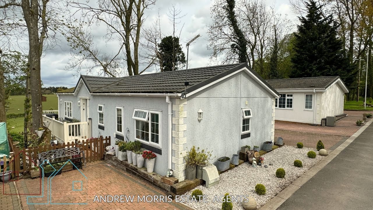 A tour around this 2 bedroom park home boasting stunning countryside views at Saltmarshe Castle Park