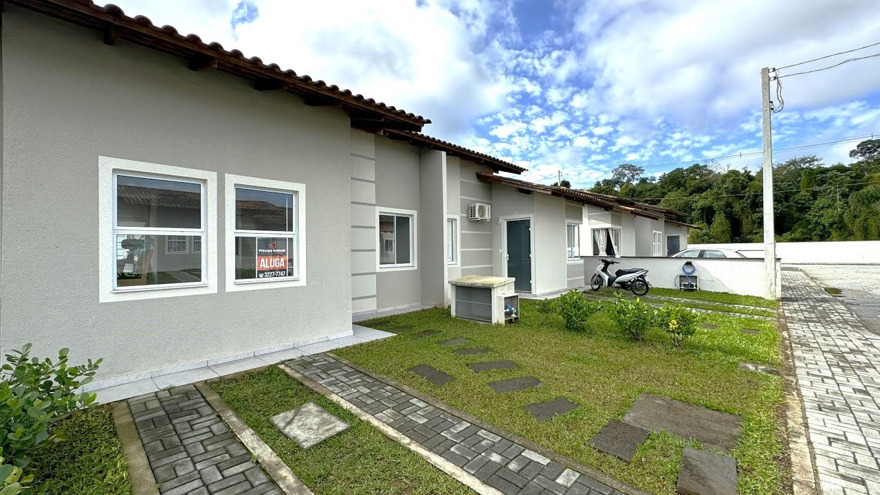 Locação - Casa com 2 quartos no Porto Grande em Araquari