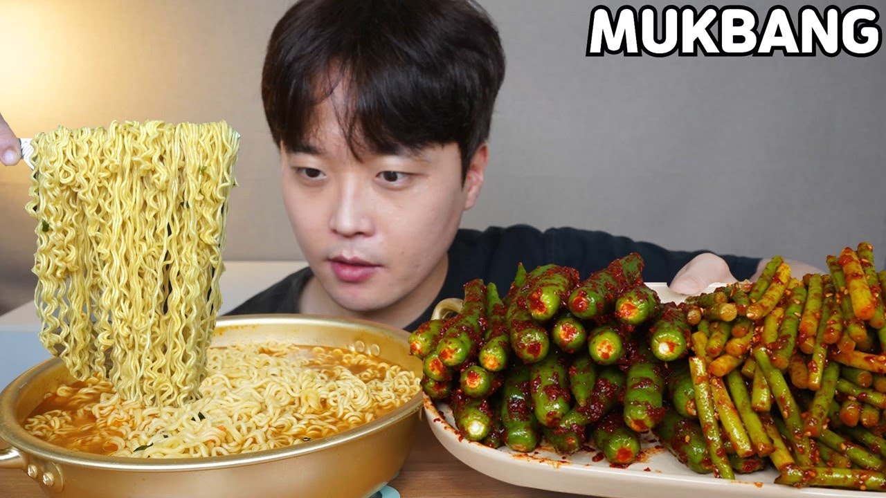 아내표 집밥🍚 스낵면에 밥 말았습니다😋 라면국밥 땡초김치 마늘쫑무침 먹방 Spicy Ramen & Chili Kimchi ASMR MUKBANG EATING SHOW