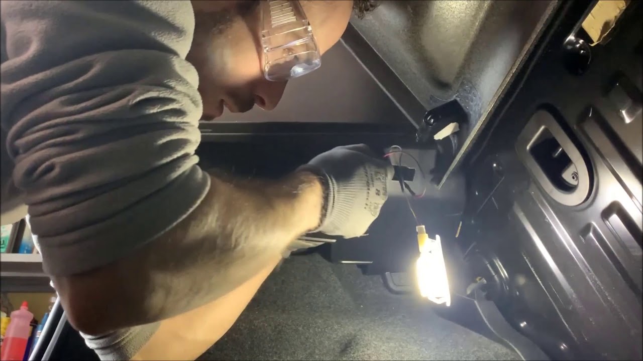 Installazione presa accendisigari Fiat Grande Punto