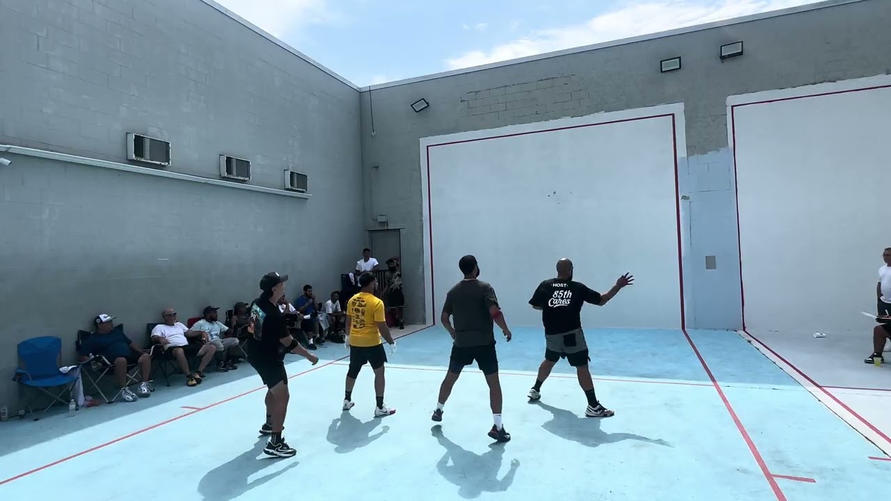 Handball B Doubles Tournament 👋🏽🔵💨 Chantz & John vs Justin & Willow 💪🏽 #wallball