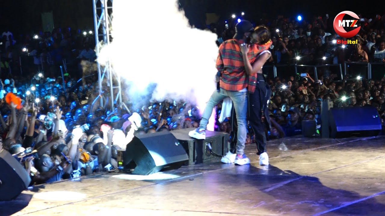 MAHABA? Wizkid, Tiwa Savage washindwa kujizuia hisia zao katika show ya Wasafi Festival