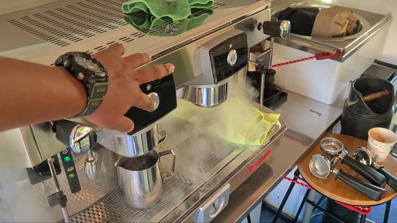 ASTORIA CORE 600 DUAL 2 GROUP COFFEE MACHINE Work on GAS AND ELECTRICITY.