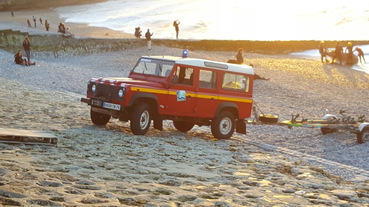 Sapeurs Pompiers : Bateau vs Vague #FAIL
