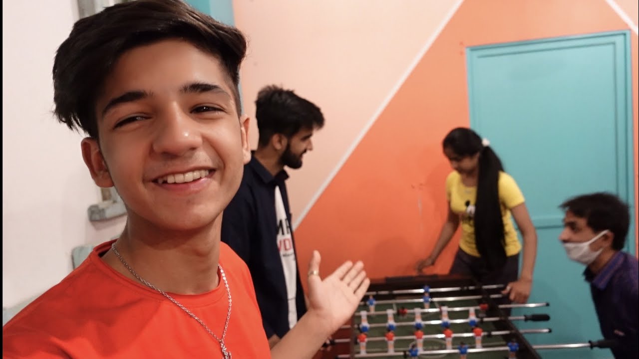 WE PLAYED FOOTBALL IN HOTEL ROOM 😂 | CHITTORGARH & KUMBHALGARH | RAJASTHAN VLOG-4 | TARUN KINRA