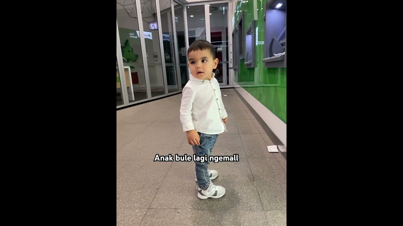 Anak bule lagi ngemall #anak#bule#australia#mixmarried