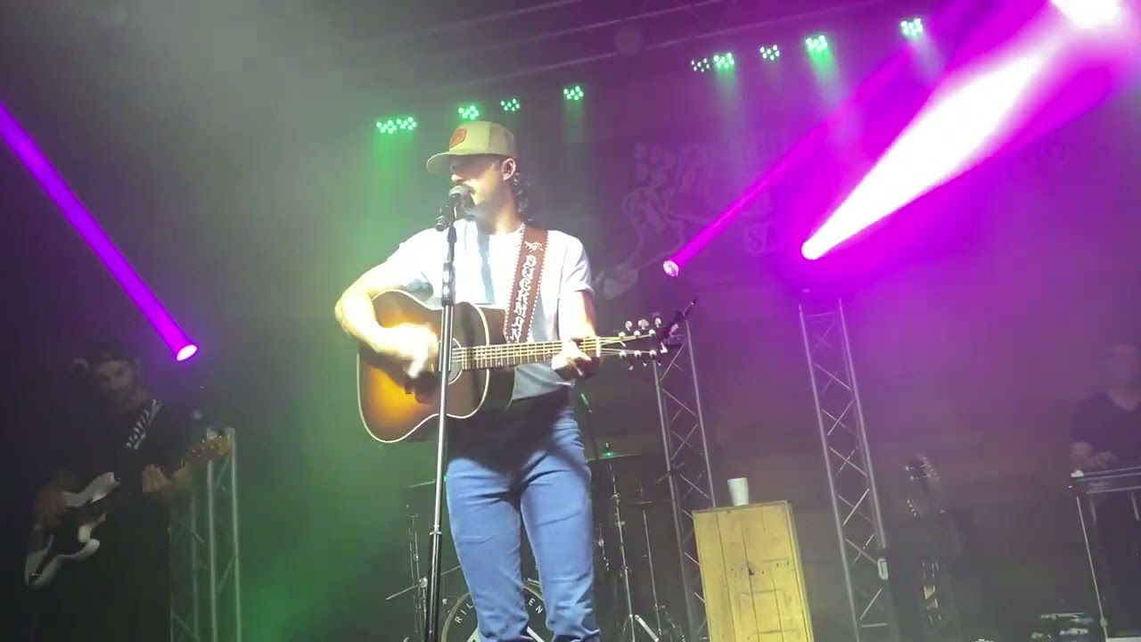 Riley Green - Bettin' Man (Live) - @ Knockin’ Boots Saloon - Gainesville, Florida - Amazing Quality!