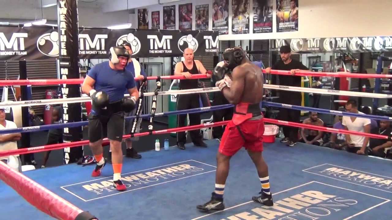 Heavyweights go all out at the Mayweather Boxing Club w/ Floyd Mayweather