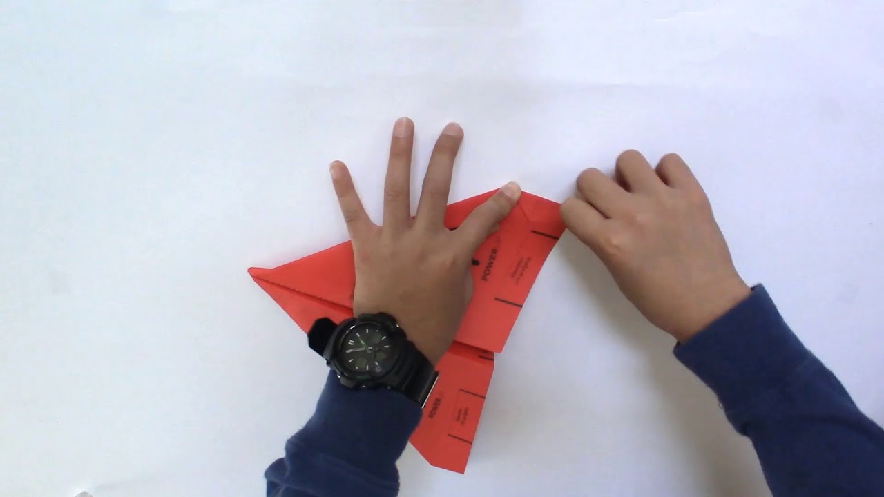 Powerup 3.0 - Invader paper airplane crashes