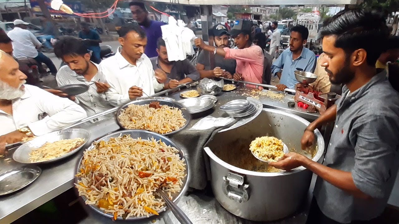 People Are Crazy For Pulao | Hyderabadi Biryani | Beef Pulao Street Food of Karachi Pakistan