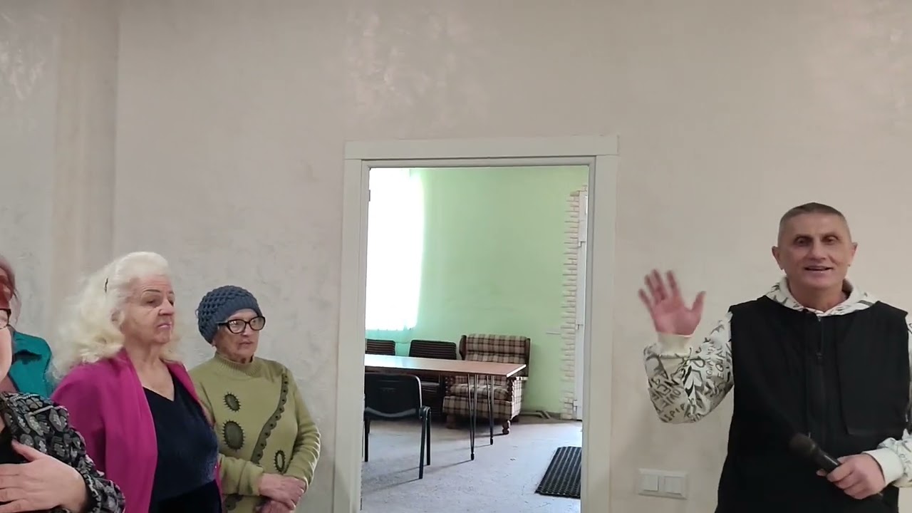 Проповідує Олександр Жданов.