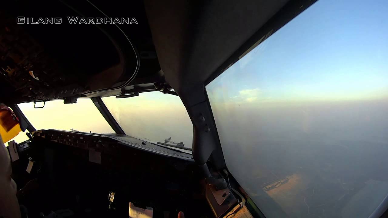(ATC+TEXT) Sunset Cockpit View GIA156 Jakarta-Batam (Single Cam)