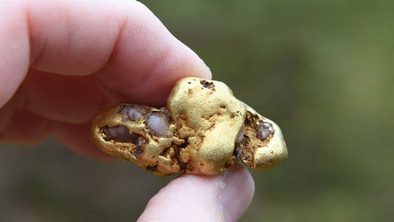 How and where to find native GOLD! Alone! #gold #gold #nugget