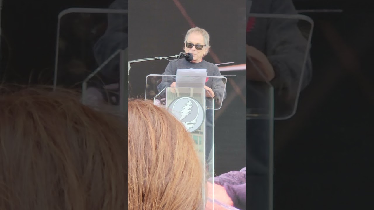 Mickey Hart pays tribute to Bobby Weir