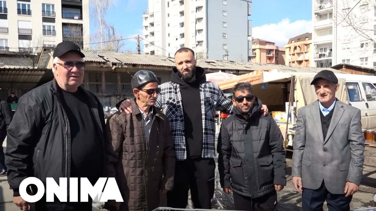 “Moti s’jena knaq qishtu”/Punëtorët e pazarit në Lipjan, vishen bukur dhe blejnë vet ushqim