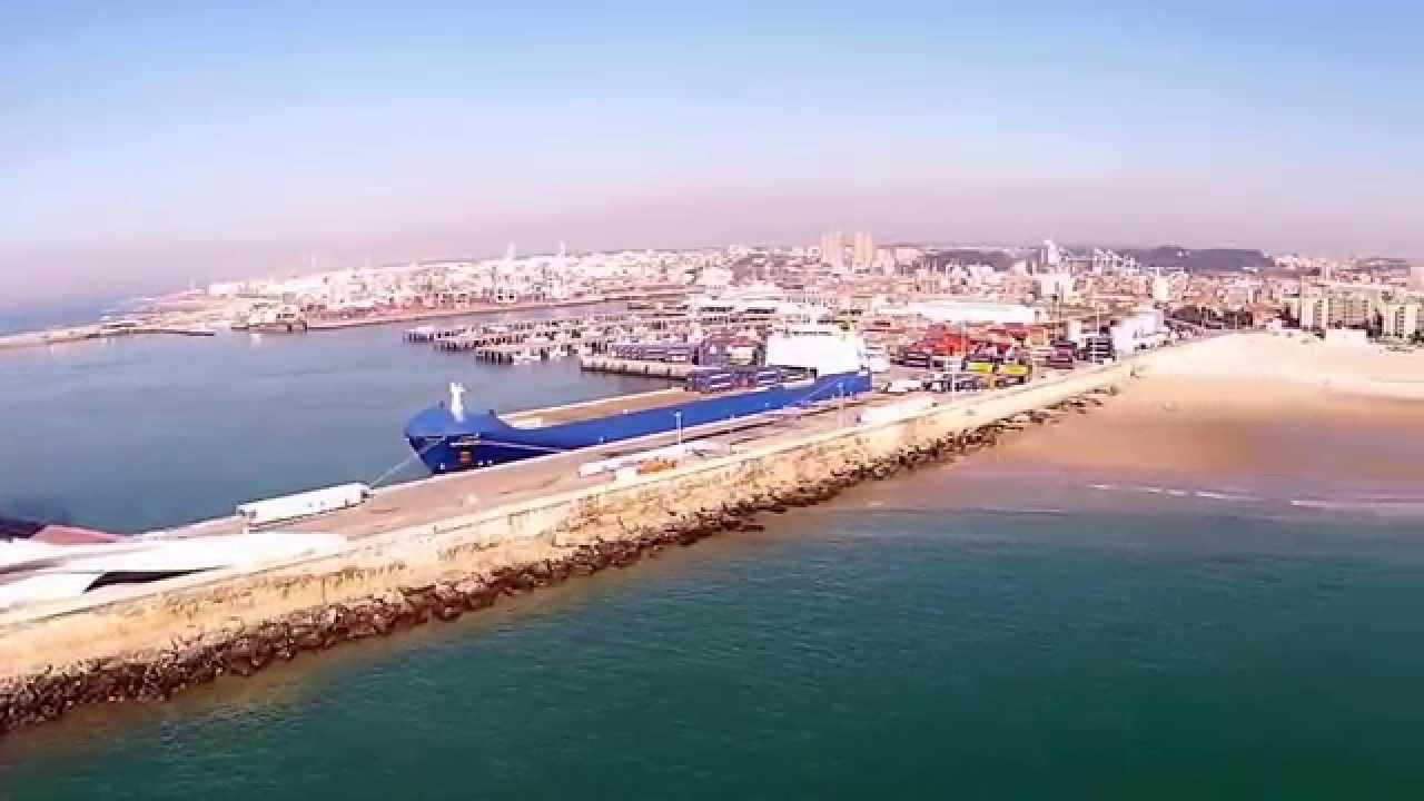 Á vertical do novo Terminal de Cruzeiros do Porto Leixoes ...phantom 2 vision+ by Me ;-)