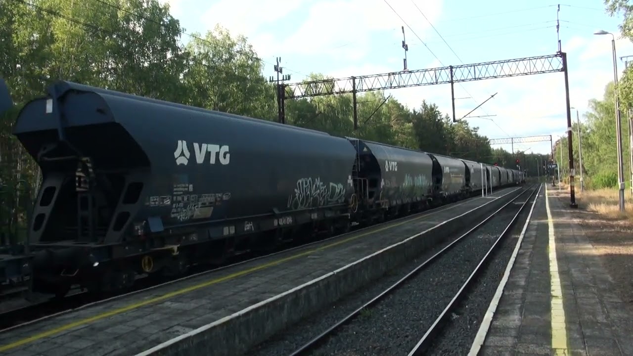 BR 233 562-8 Oxar z wagonami Tagnpps