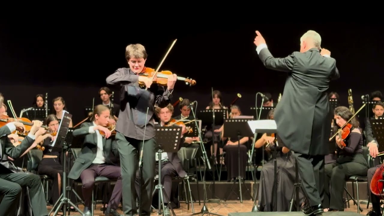 EPIC Violin Performance: Witness a True Virtuoso Live on Stage