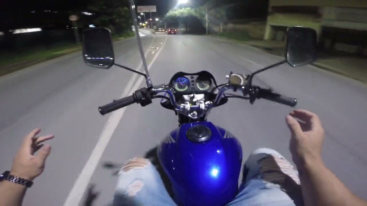 Thiago Golfão - Moto Shimando depois de instalar Baú. Efeito baú é normal.