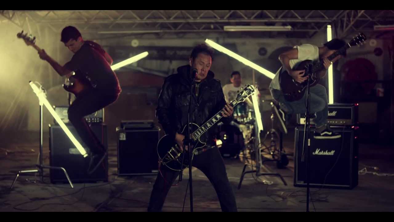 STRIKE! - IMBATIBLE ( Videoclip Oficial HD )