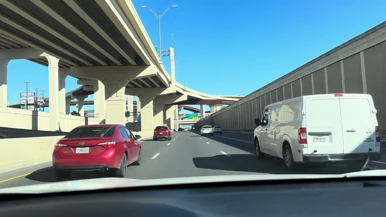 Driving Tour ,San Pedro , freeway 281 north ,San Antonio Texas ,USA