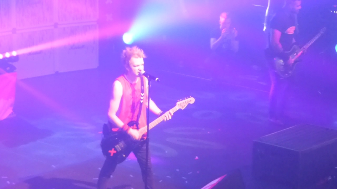 Sum 41 - Walking Disaster - Live @ Ancienne Belgique, Brussels, Belgium 08/03/2017