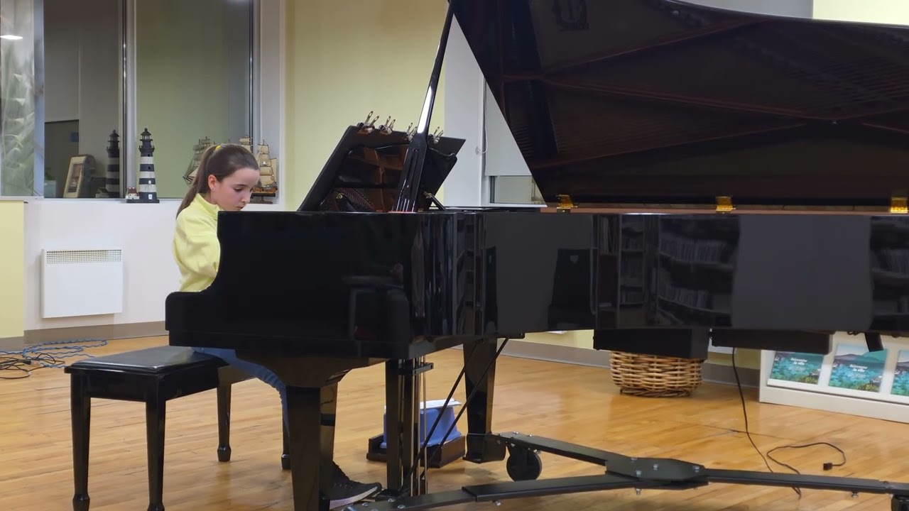 Comptine d'un autre été - joué au piano par Emma Foley