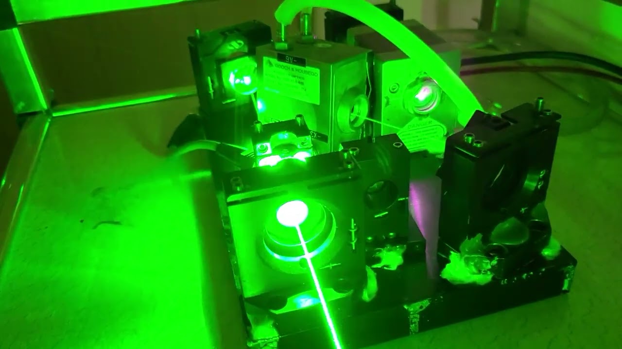 DPSS laser, intracavity z config 532nm.