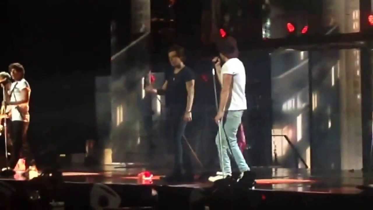 One Direction - Rock Me - Sydney 5/10/13