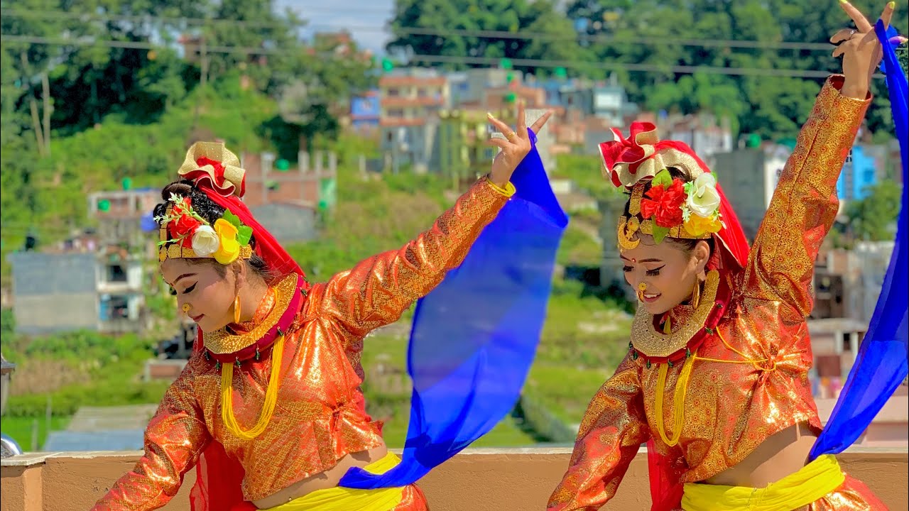 Sawan ko thulo jhari cover video ||babita shrestha ||saraswoti shrestha