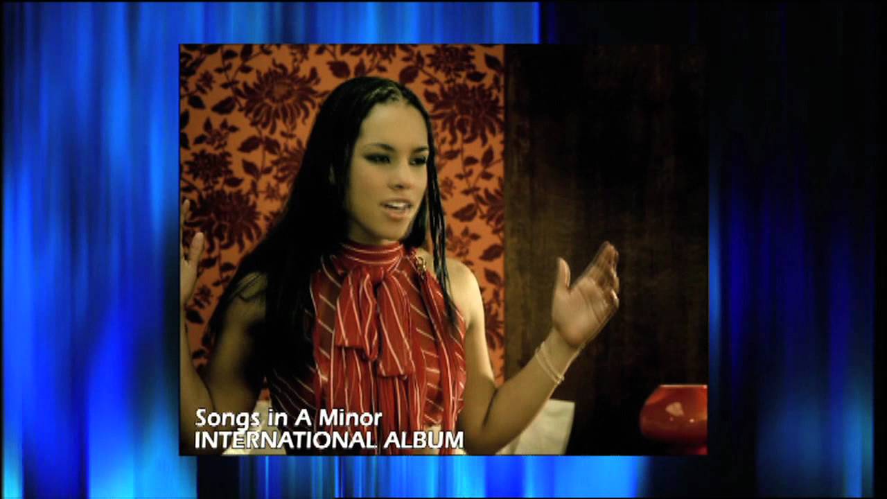 Eminem wins International Album presented by Rob Brydon | 2003