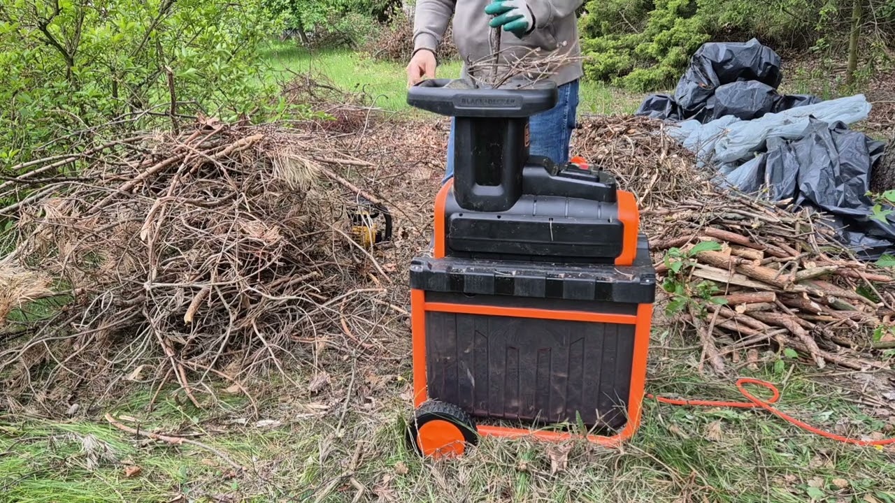 Rozdrabniacz do gałęzi Black&Decker 2800W BEGAS5800-QS