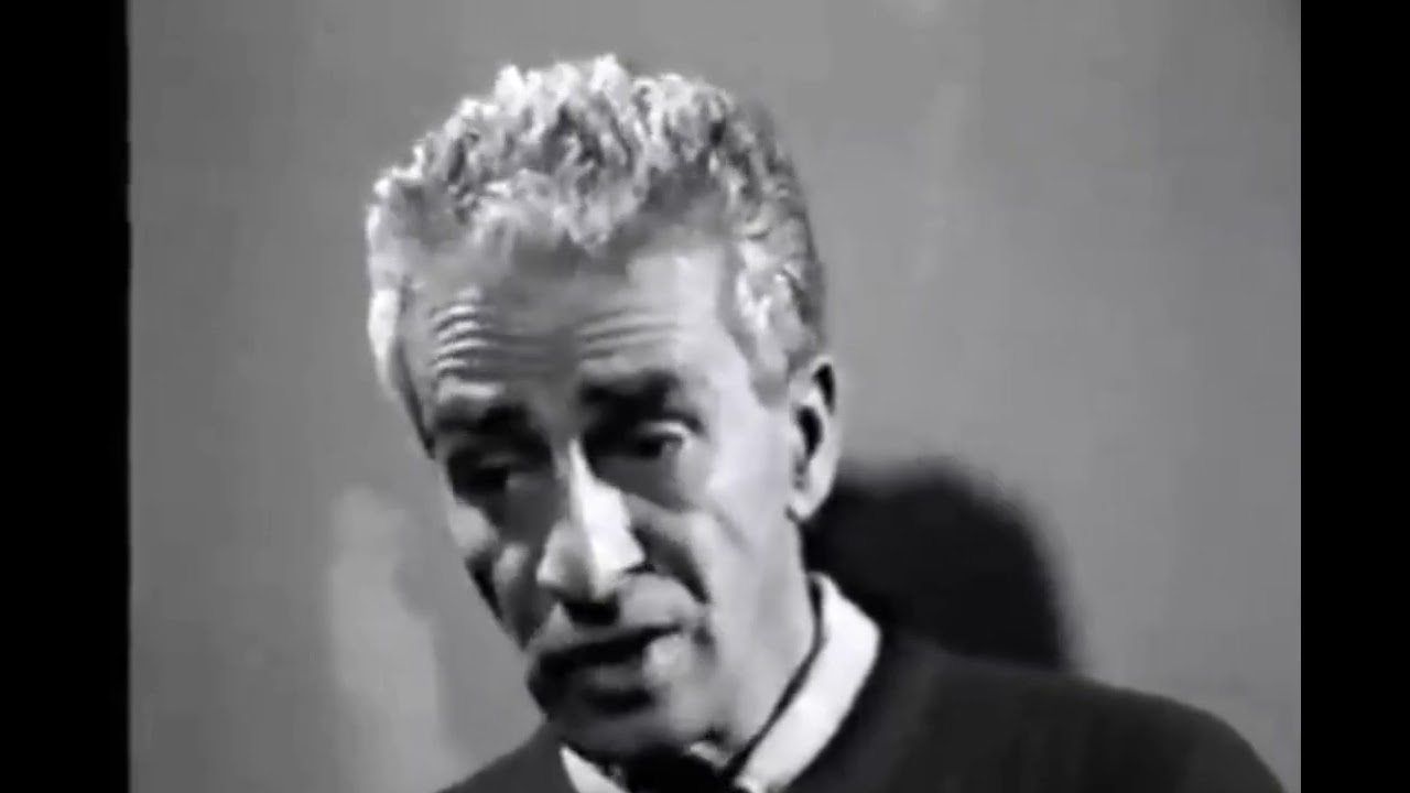 Kateb Yacine explique l'histoire. 