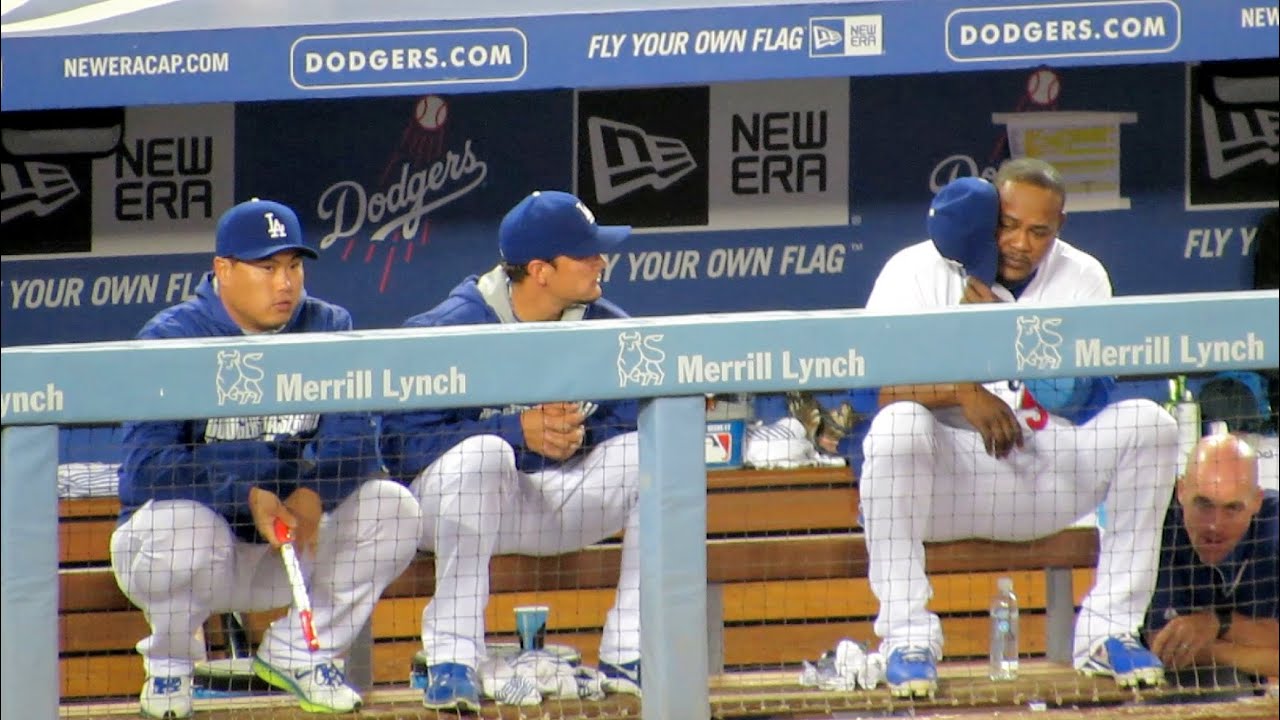 Hyun-jin Ryu Steals Juan Uribe's Glove & Goofing Around 8-1-2014