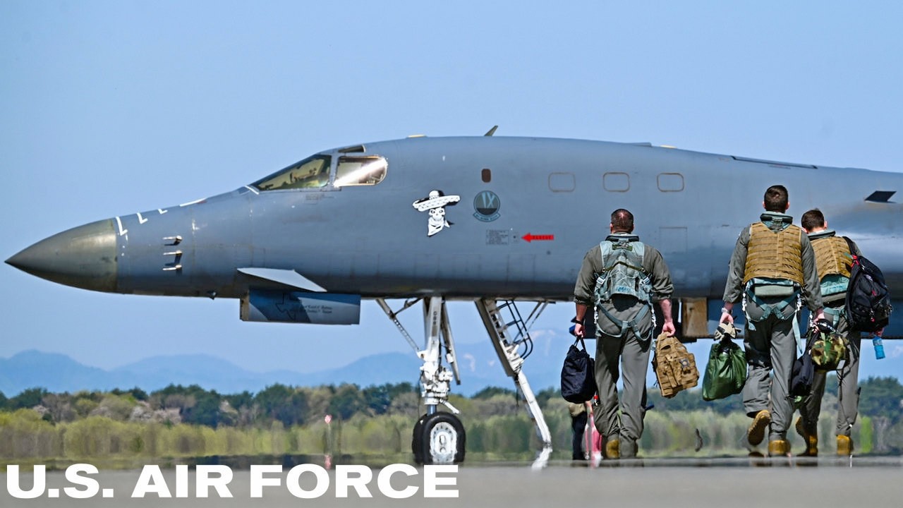 ВВС США: сверхзвуковые бомбардировщики B-1B Lancer в Японии.