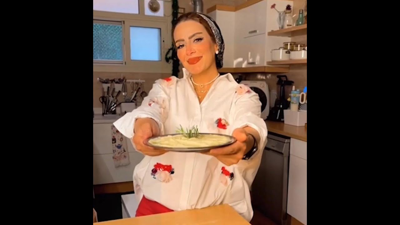 مكون سحرى هو سر ظبطتها و شاورما سيخ هاتتعمل ع الطاسه و هاقولكو سر نكهتها👌🏻💪