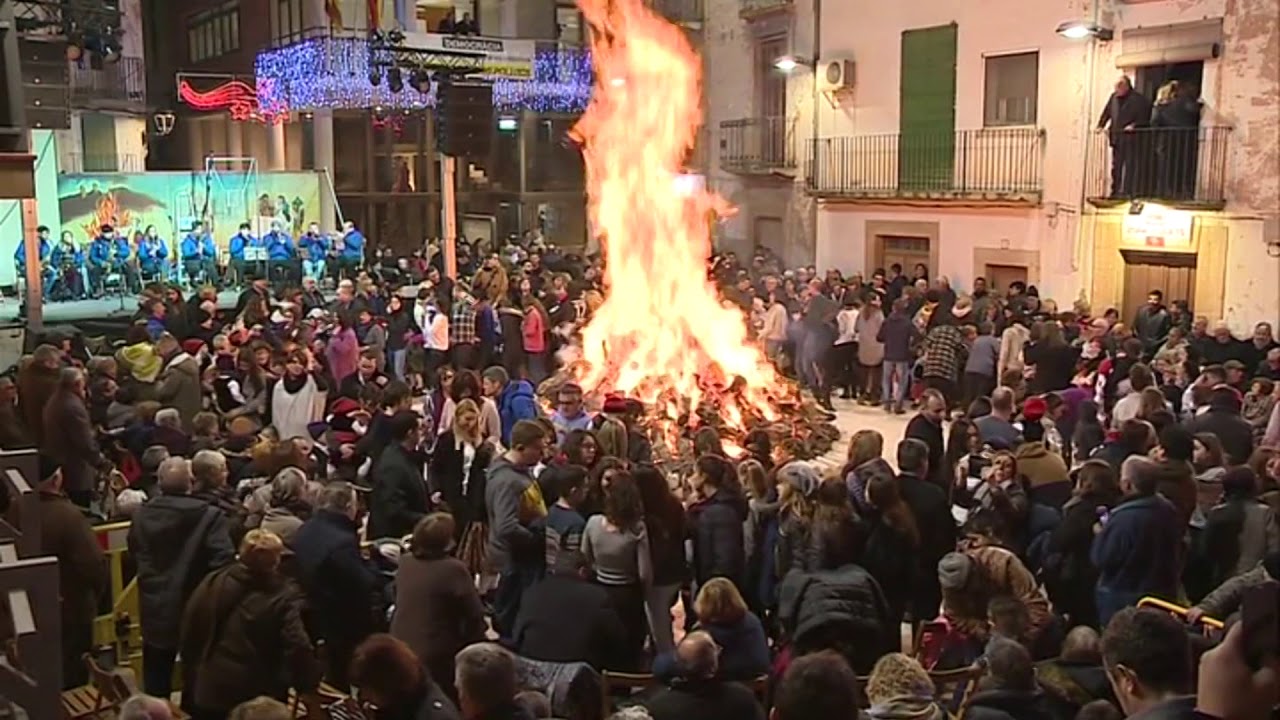Anem de Festa: la foguera de Sant Antoni d'Ascó