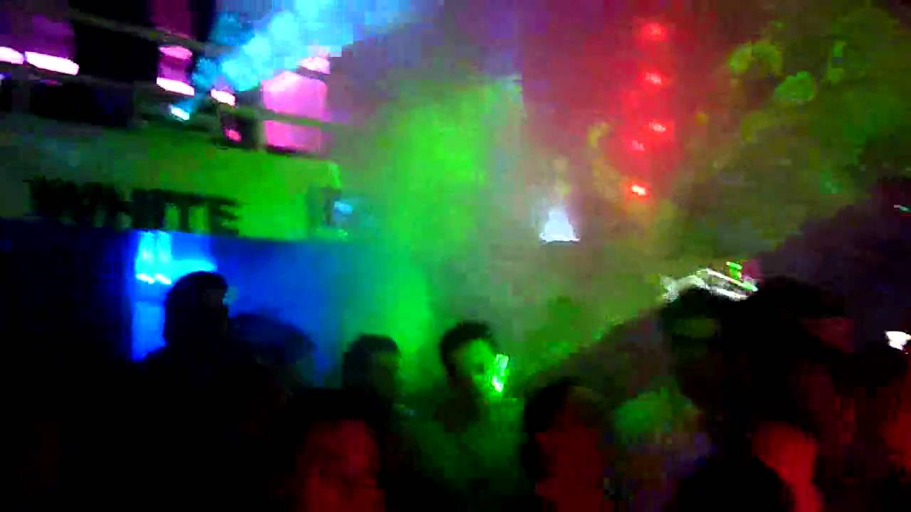 CITIZEN KAIN LIVE @ WHITE CLUB jouant REVOLTE :-)  12 02 2011