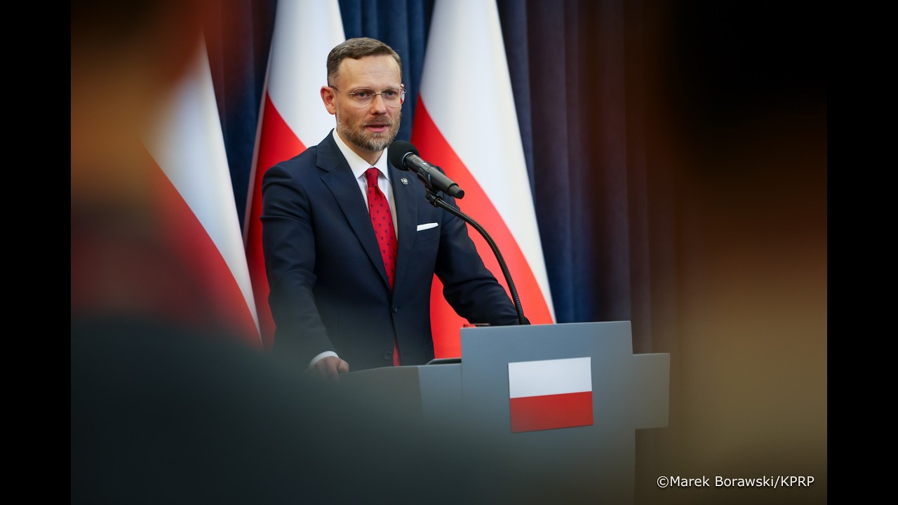 Konferencja prasowa szefa KPRP Zbigniewa Boguckiego