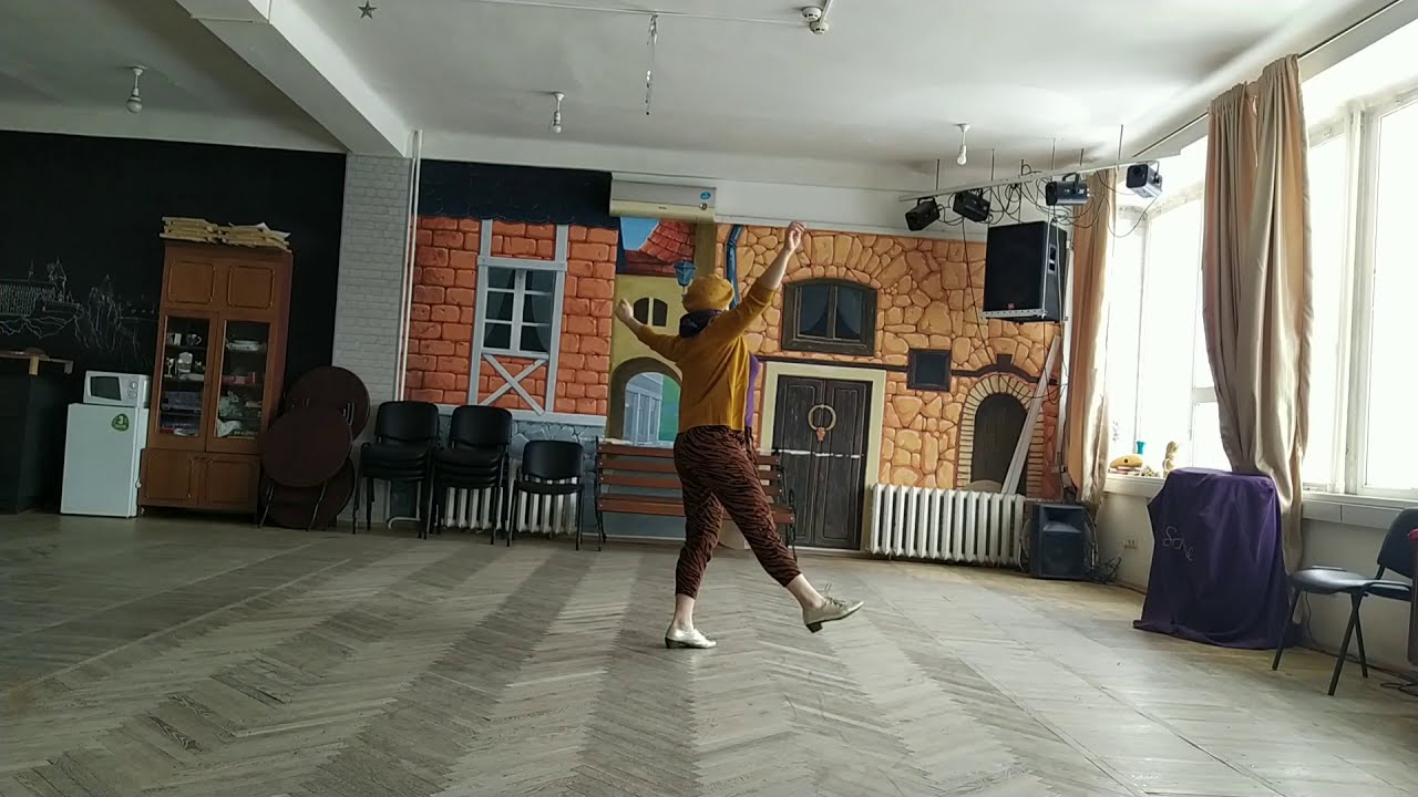 Hitchhiker solo jazz dance move