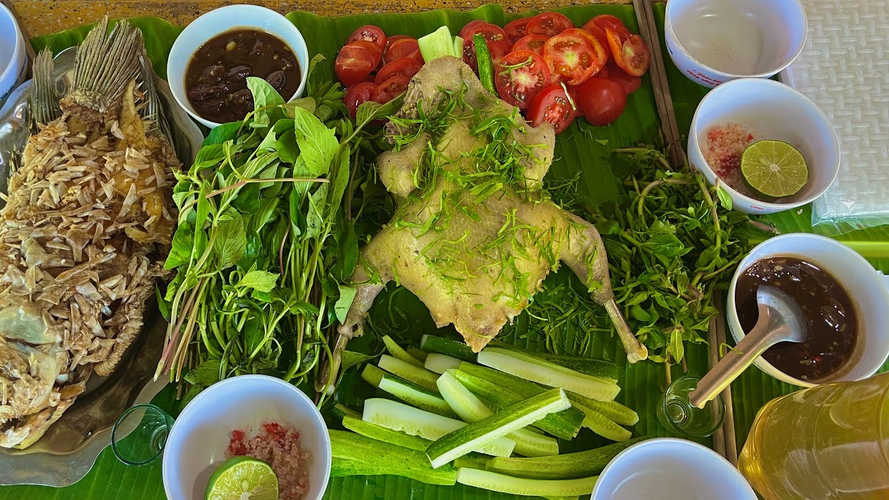 Gà Vườn Hấp Mắm Nhỉ 