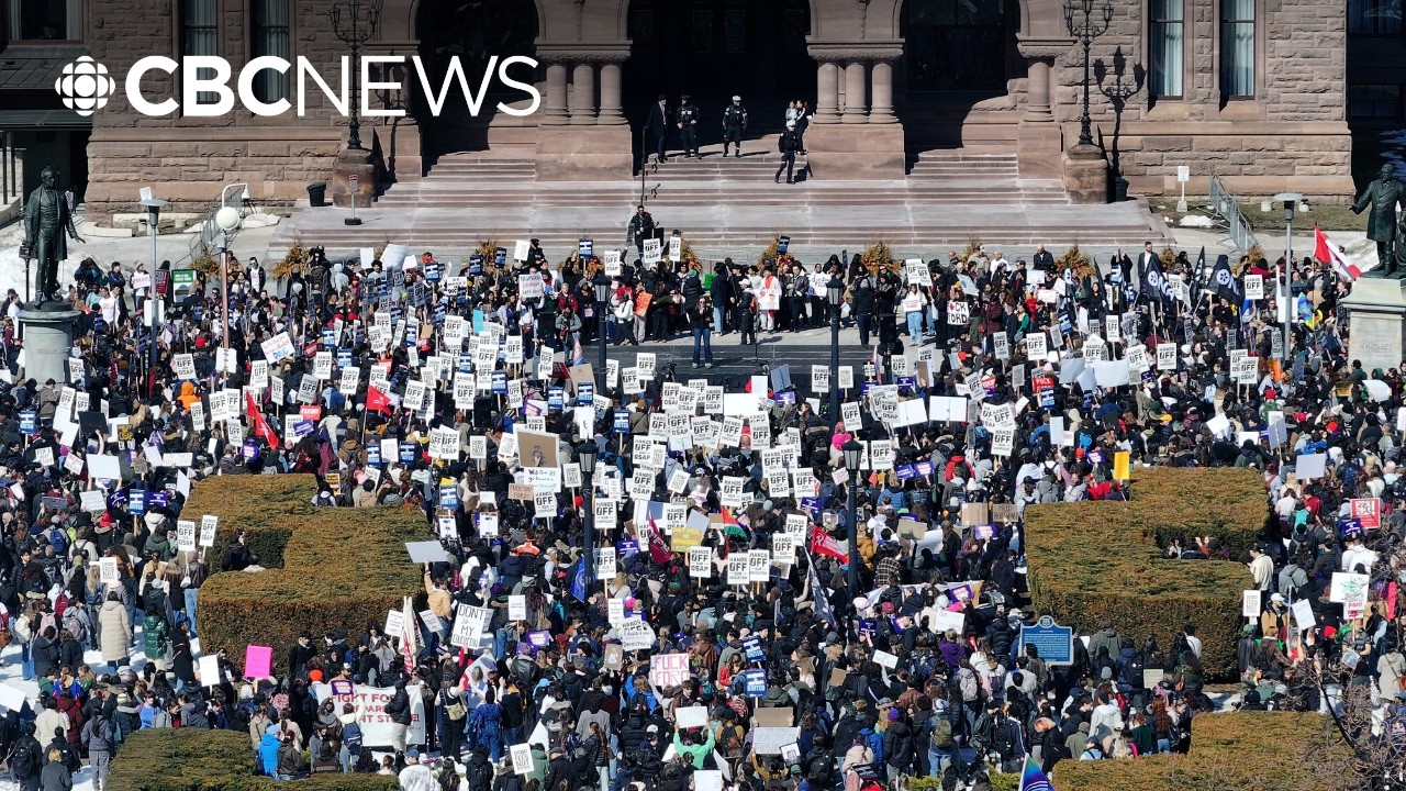 Why the NDP and the Liberals are backing students protesting OSAP cuts